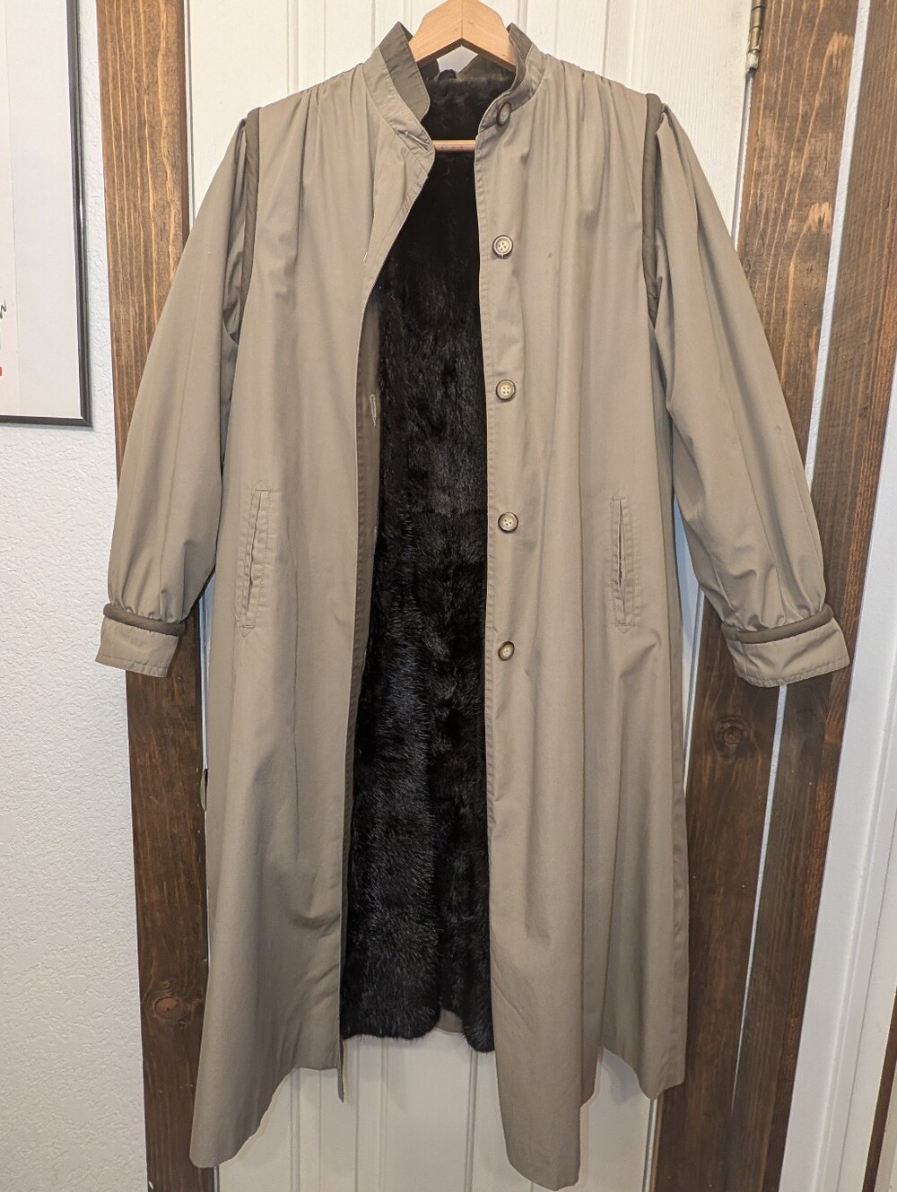Vintage Womens Tan Trench Coat Black Faux Fur Lined Warm Winter Jacket Unbranded